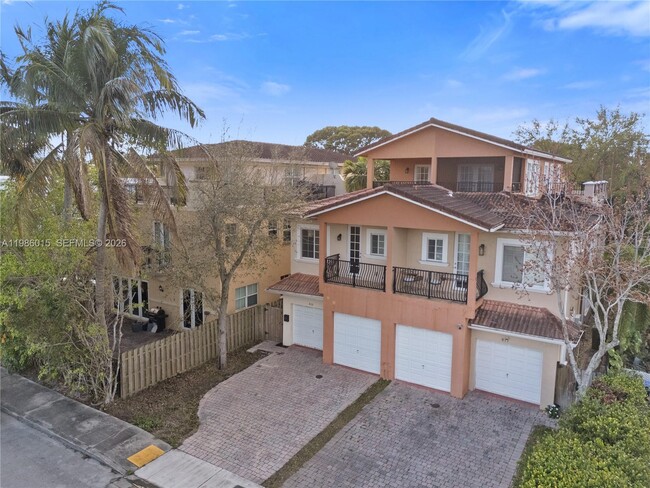 Photo - 819 SW 7th Ave