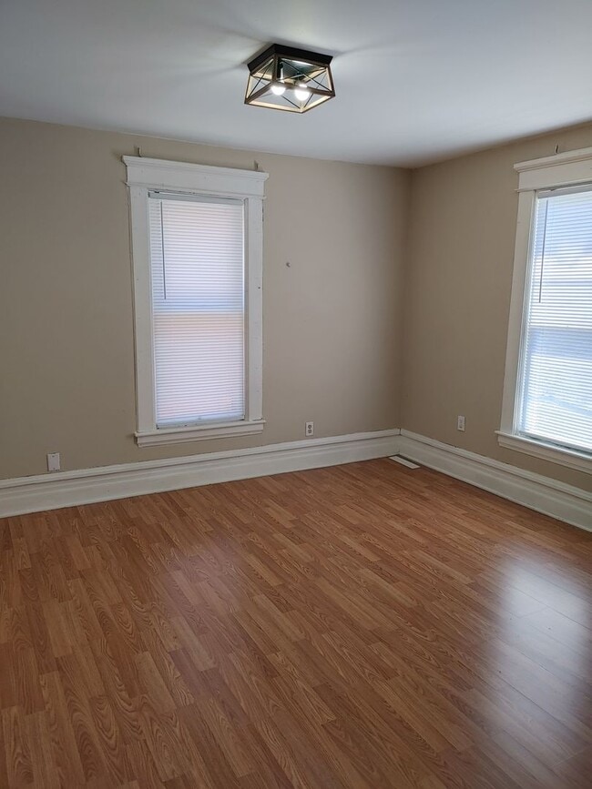 SPACIOUS 3 BEDROOM DUPLEX Rental House Rental in Parkersburg, WV