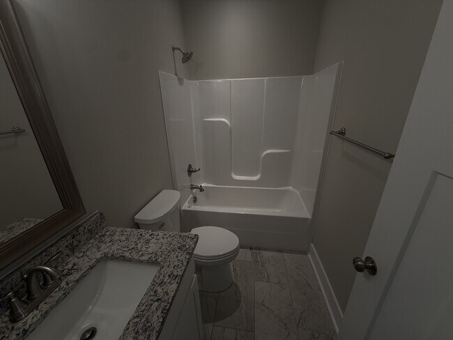 Photo - 1112 Phillips St SW