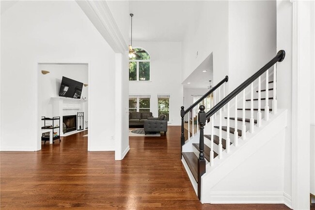 Photo - 790 Milton Oaks Dr