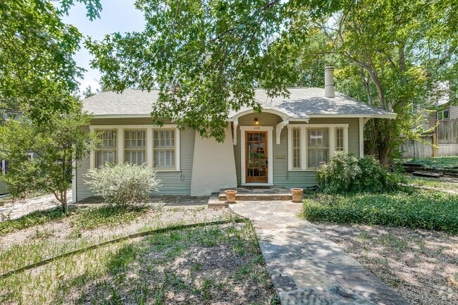 Building Photo - 2-BEDROOM ALAMO HEIGHTS COTTAGE Rental