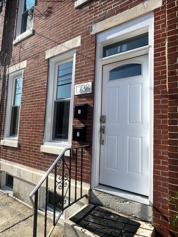 Building Photo - 1738 Wolf St