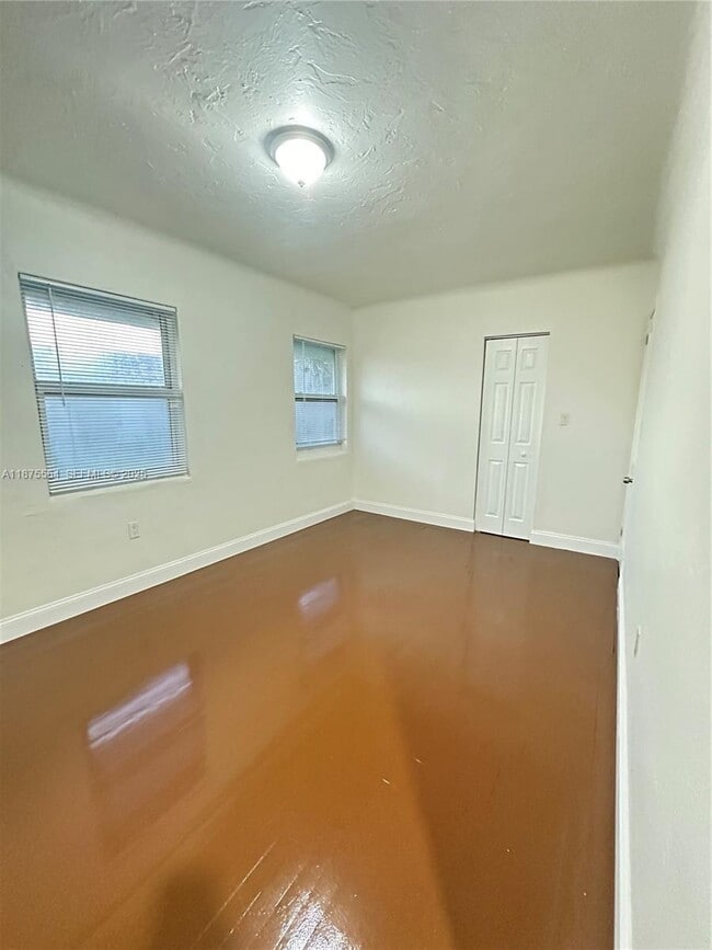 Photo - 2021 Bay Dr Unit 3