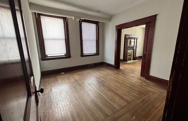 Building Photo - 3241 Jefferson Ave Unit 3243-04
