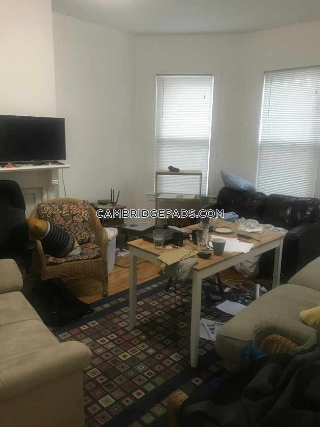 Photo - 254 Windsor St Apartment Unit 1R