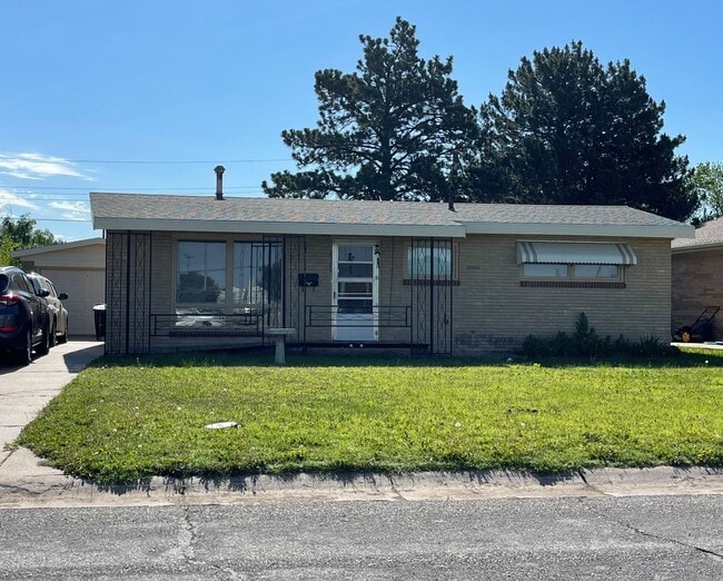 Building Photo - 3 Bedroom, 1 Bathroom Home
