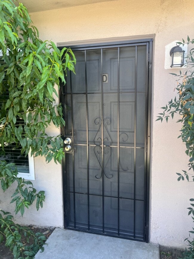 Building Photo - 2006-2016 N. First St - 2006-D Rental