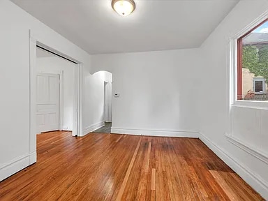 Photo - 1560 Wealthy St SE