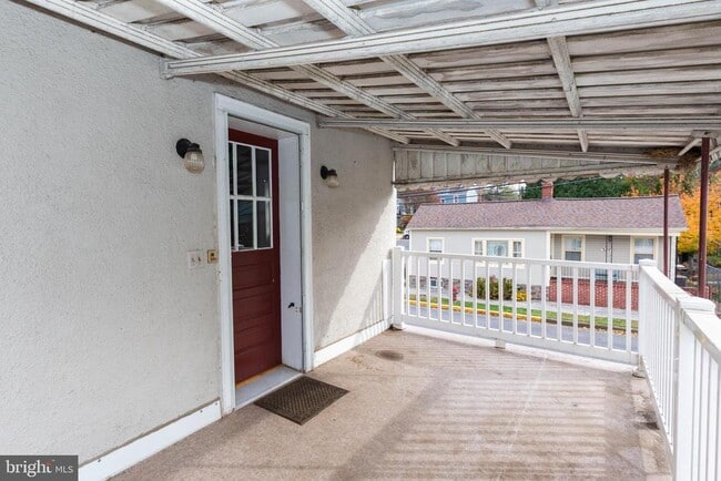 Building Photo - 326 E Liberty St Unit 6