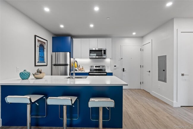 Building Photo - 40 Westchester Pl Unit 501