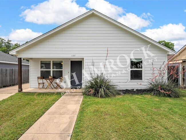 Photo - 1107 Primrose Dr