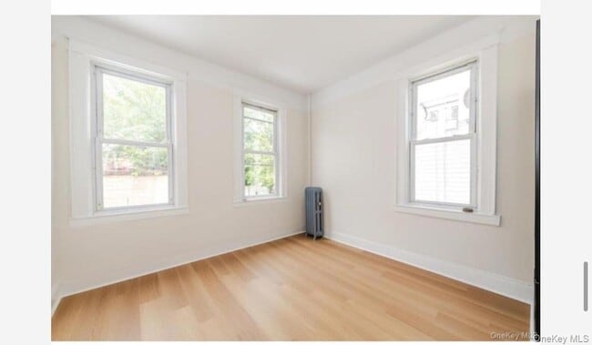 Photo - 959 Van Nest Ave Unit 2