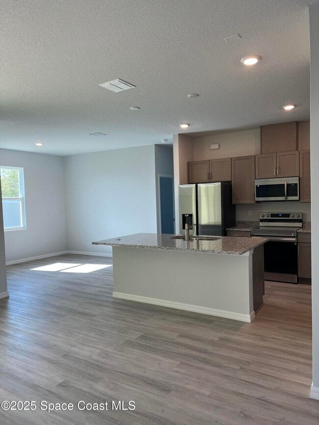 Photo - 542 Lambright St SW