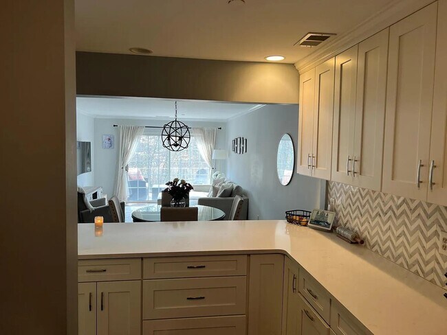 Photo - 253 Riveredge Dr