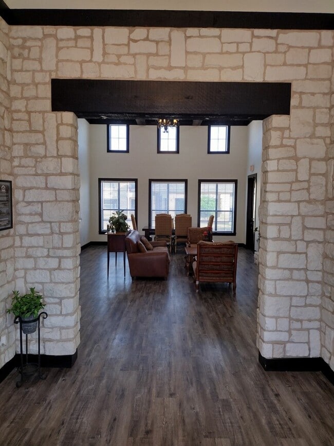 Photo - Estrada South