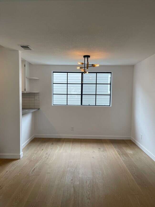 Photo - 883 Magnolia Ave