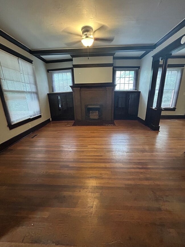 Building Photo - 1018-1024 Brown Street Unit 1018