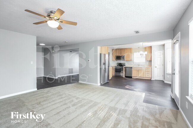 Photo - 461 E Clear Lake Ln