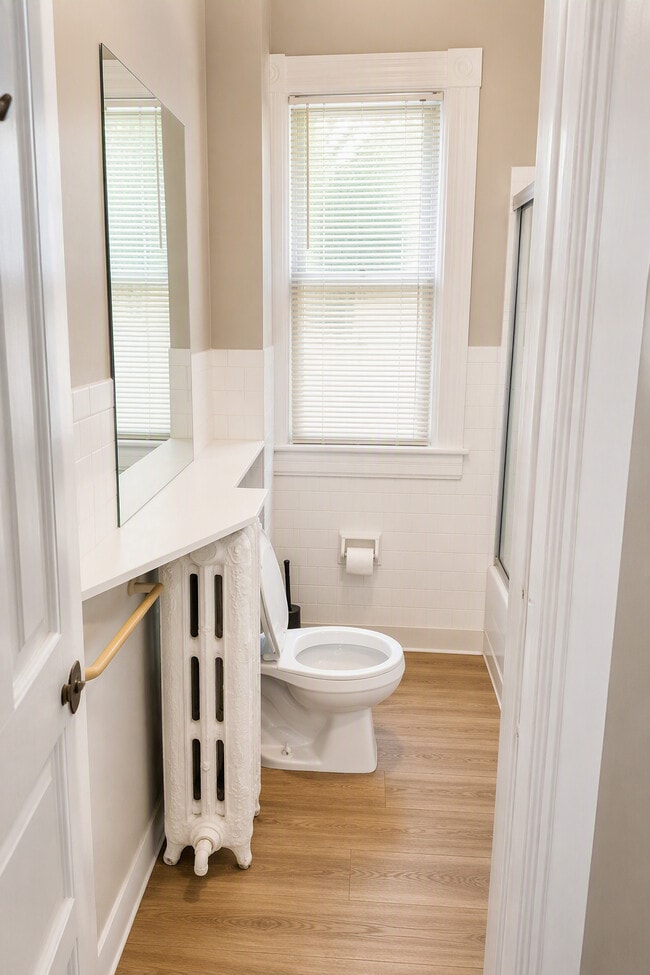 Photo - 801 S Main St - Free Parking Included!