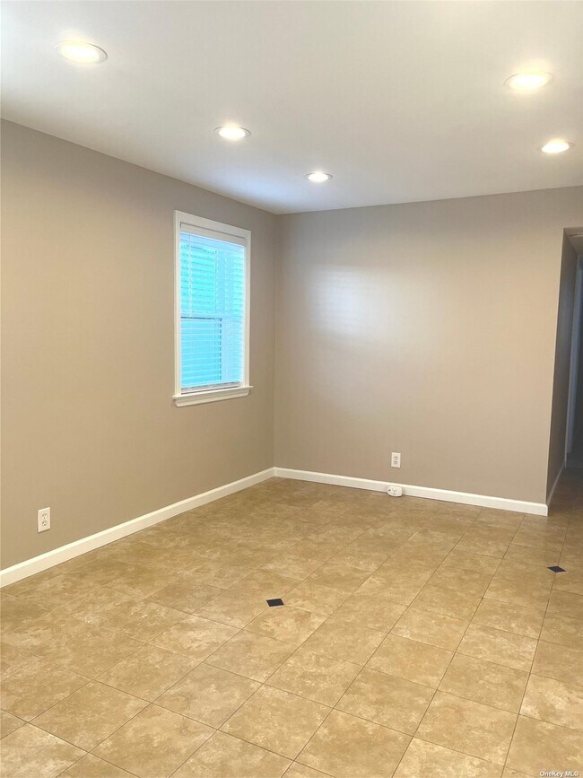 747 W Penn St Apartment Unit Lower Long Beach, NY