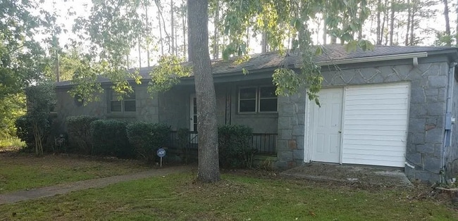 Building Photo - Three bedroom house near Fort Jackson