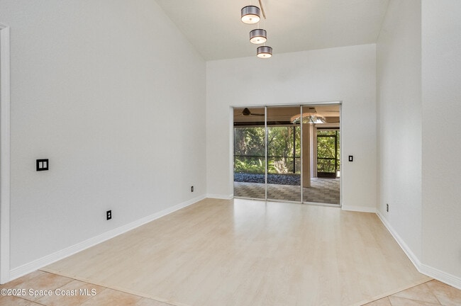 Photo - 129 Signature Dr