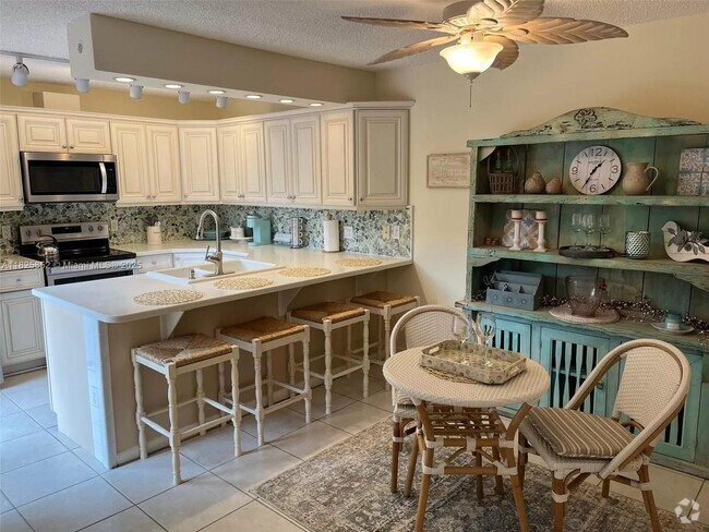 Building Photo - 1302 13th Ct Rental