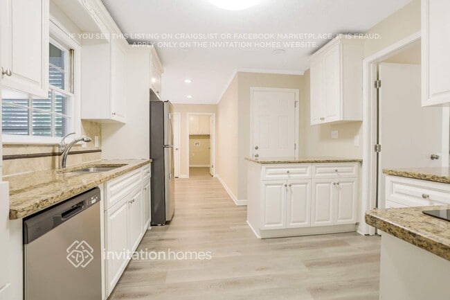 Photo - 276 Chambre Ct SW