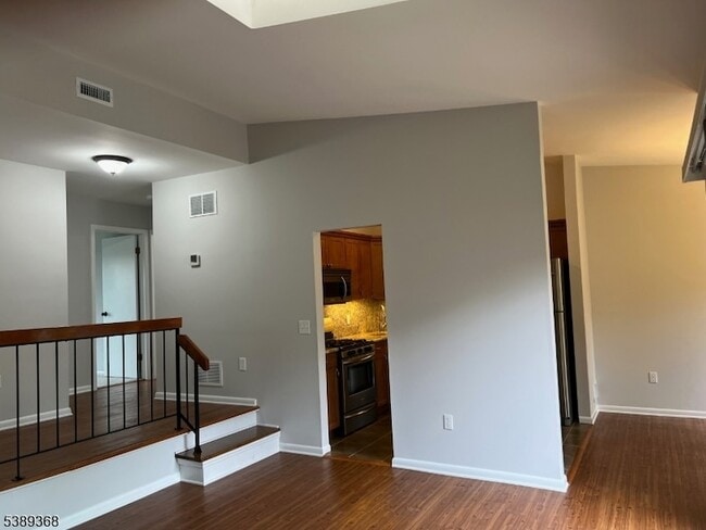 Photo - 606 Spruce Hills Dr