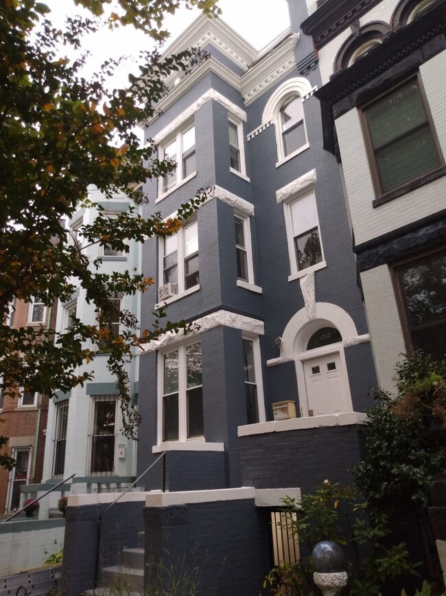 Building Photo - 1250 Columbia Rd NW