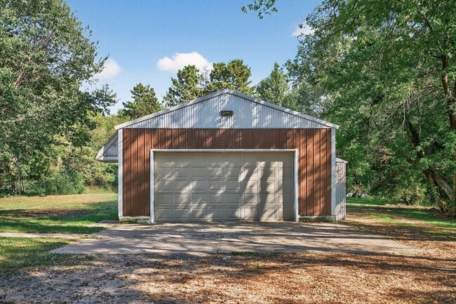 Photo - Acreage Property