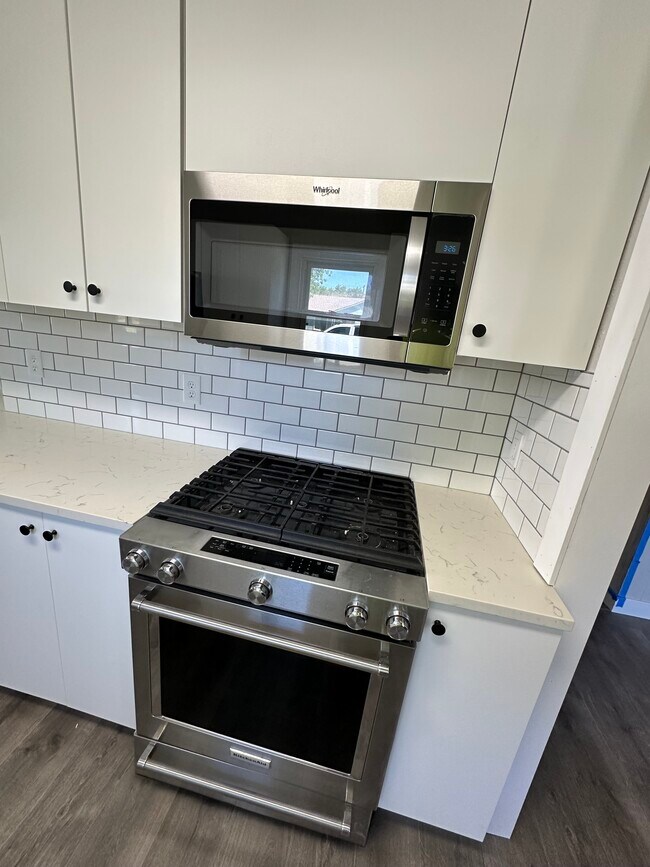 Photo - 240 W 8th Ave