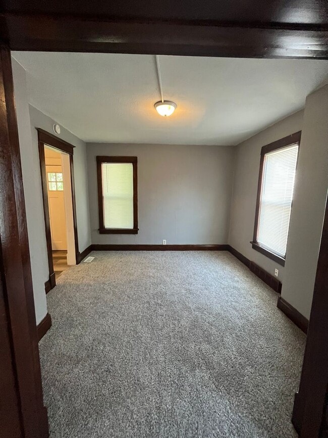 Photo - 1 1/2 story 2 Bedroom home!!