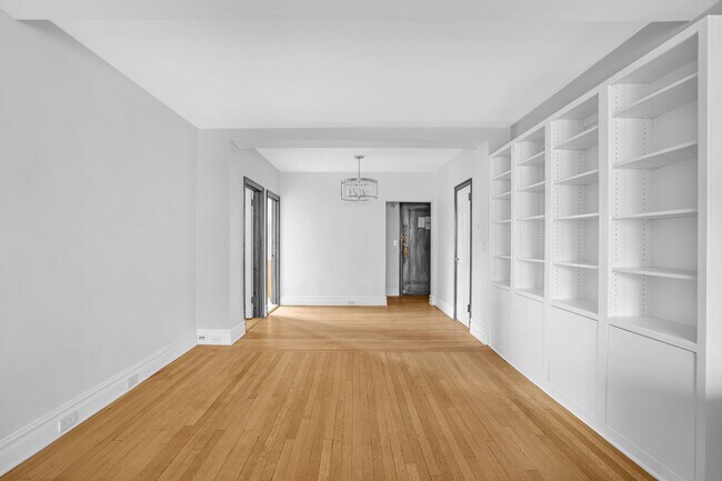 Photo - 240 E 79th St