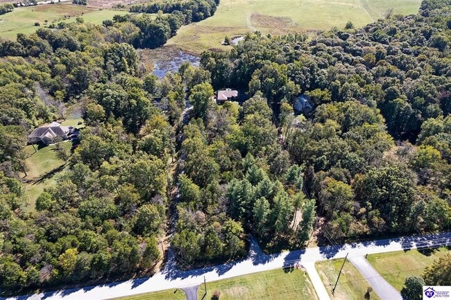 Photo - 306 Forest Trce