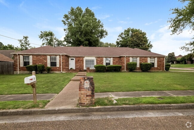Building Photo - 4558 Pinegate Dr Rental