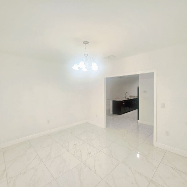 Photo - MUST SEE -2/2/1+OPEN DEN-DUPLEX IN GREENBR...