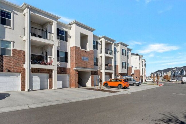 LIKE NEW TOP FLOOR HERRIMAN CONDO - AVAILA... - LIKE NEW TOP FLOOR HERRIMAN CONDO - AVAILA...