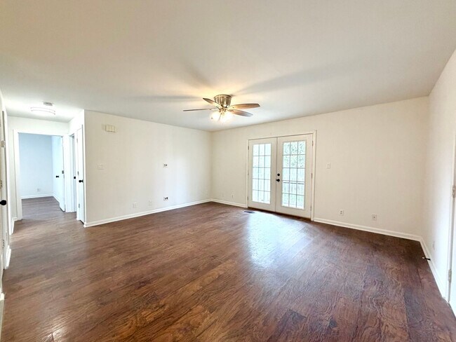 Photo - 402 Jack Miller Blvd