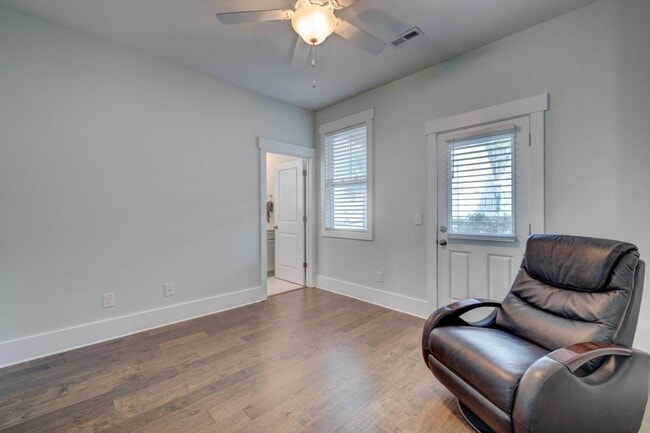 Photo - 1817 Bungalow Row