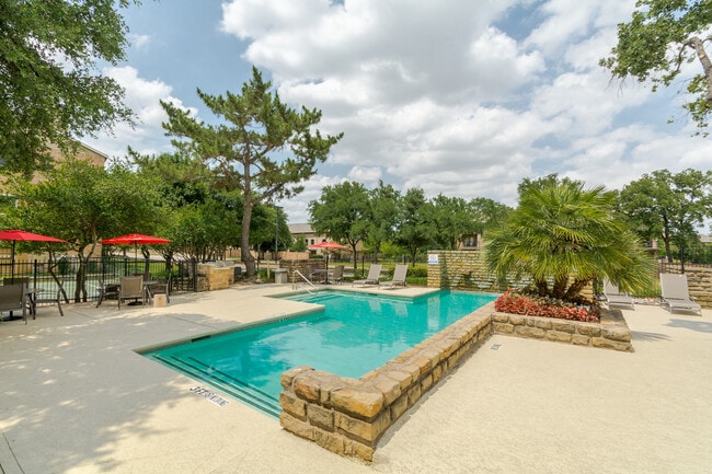 Woodchase Apartments