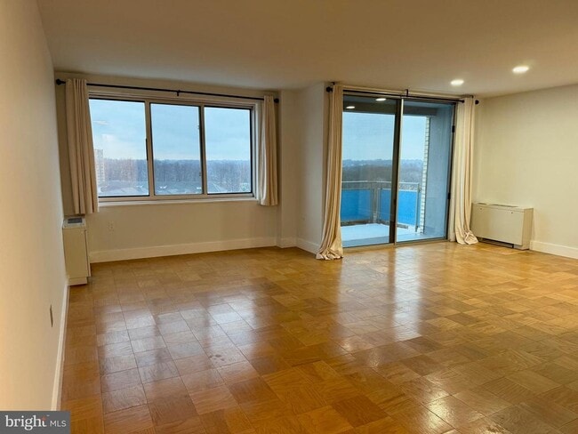 Photo - 10201 Grosvenor Pl Unit 1618