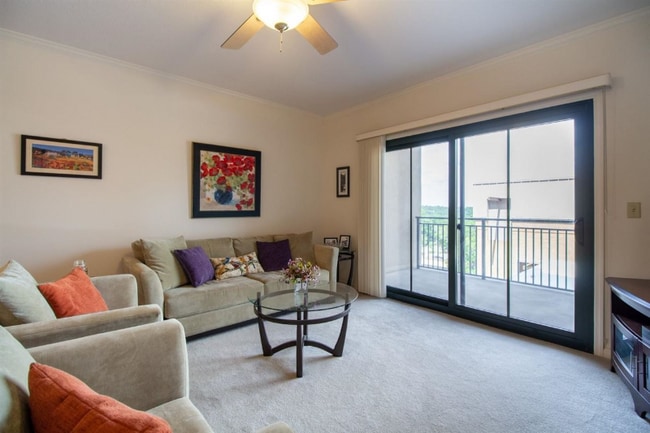 Photo - 121 N Monroe St