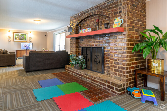 Alta Village Apartments - Clubhouse