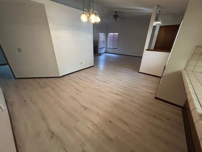 Photo - 6025 W Paradise Ave