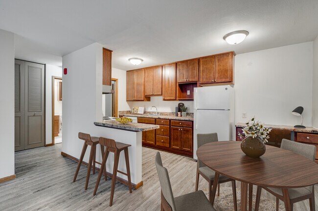 Photo - Bryant Manor Apartments