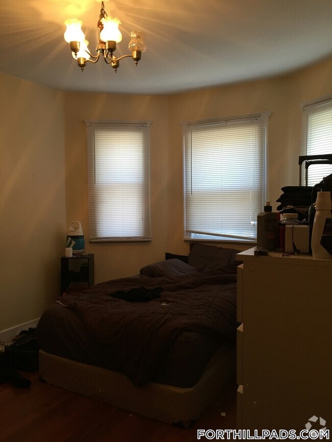 Building Photo - 49 Beech Glen St Unit 3 Rental