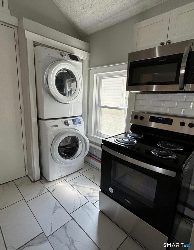 Building Photo - 16 Vine St Unit 2nd