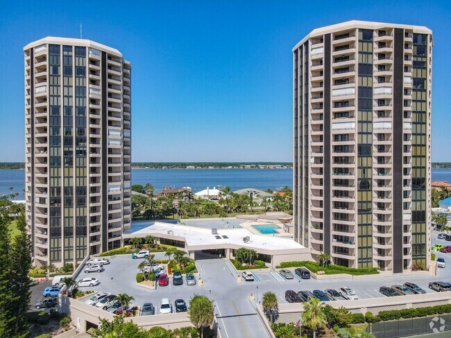 Building Photo - Stunning Penthouse Rental with Intracoasta... Unit 22-A1