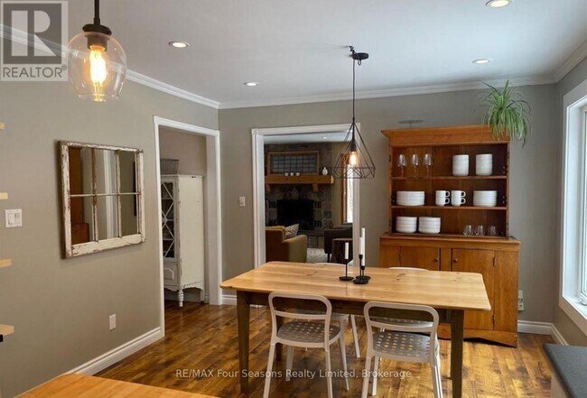 Photo - 516666 7 Line